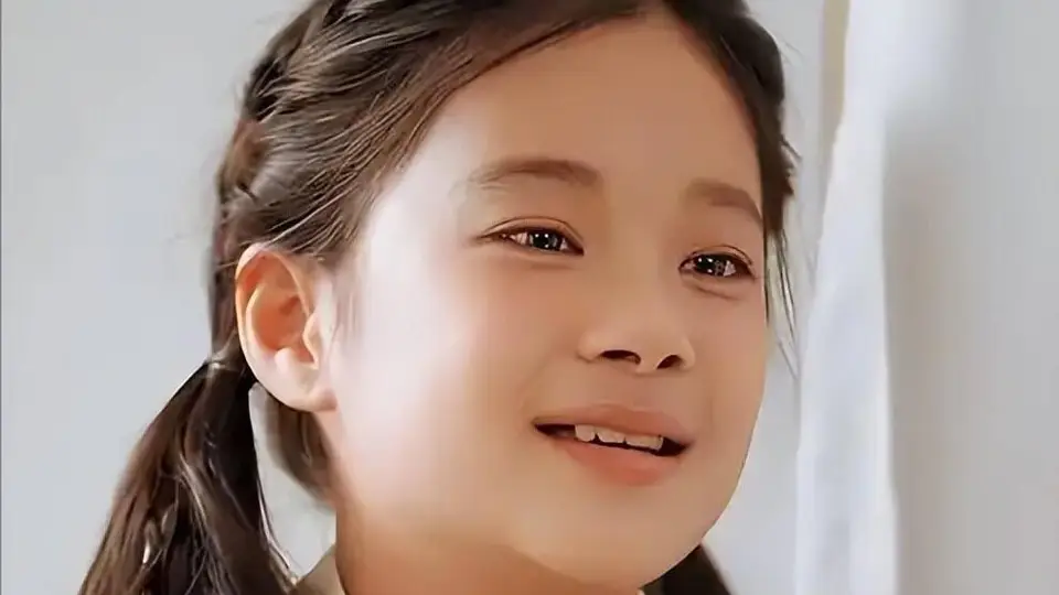 梅婷12岁女儿曾慕梅凭《好东西》提名百花奖最佳新人！上台发言扭捏卡顿，网友：她配不配