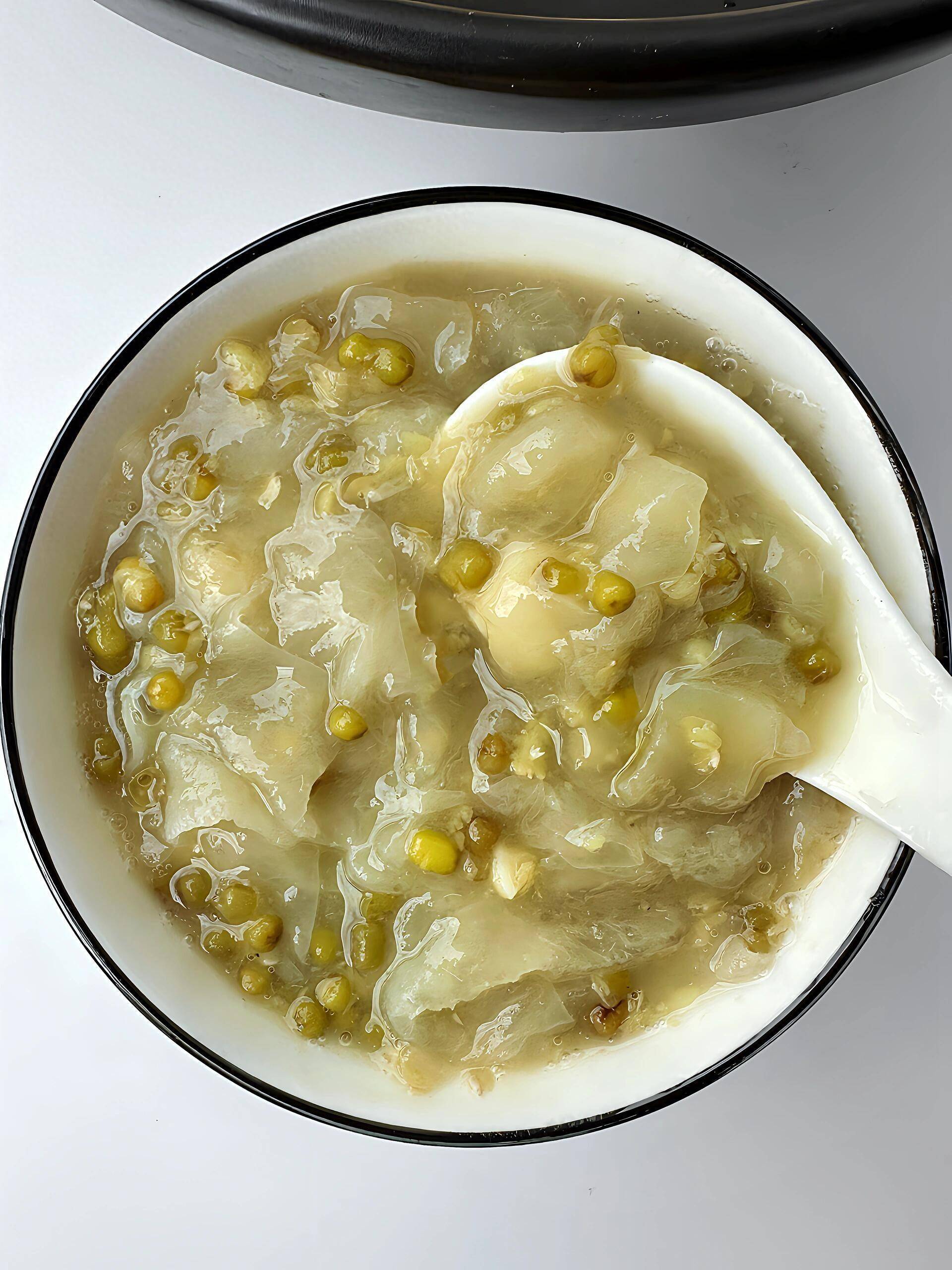 夏天多喝这碗汤解暑又清凉，食材简单做法易，快来试试吧