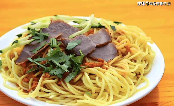 酒泉美食三绝：一口下去，暖透了酒泉游子漂泊的岁岁年年！