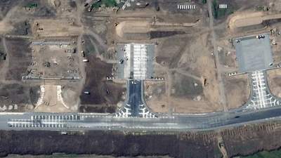 担忧乌军再搞突袭，俄军修建大型掩体，保护轰炸机