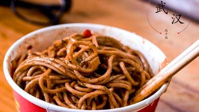 文食肆热干面，这碗热干面到底多讲究？