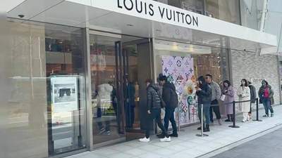 “背后空无一人”的LV，这次中国人彻底不买账了