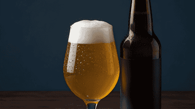 年轻人爱上无醇啤酒？多元场景解锁喝法 青岛啤酒等巨头布局多元渠道抢先机