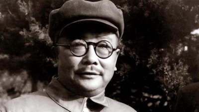 1937年李克农散步遇老农扔纸团，参与查险的各方角色如何步步追踪、隐秘传讯护安全