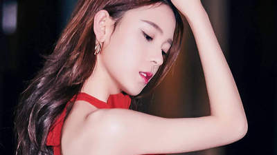 陈瑶多元风格写真引热议 观众见证娇俏萝莉与高挑好身材的反差魅力