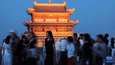 沉浸式夜游“点亮”嘉峪关关城文旅