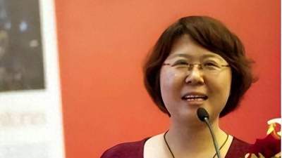 拔出萝卜带出泥？贾浅浅落槌后，莫言女儿管笑笑深陷抄袭质疑