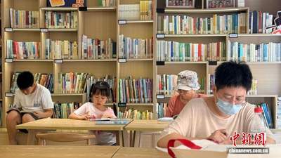 “小而美”特色书房成暑期打卡新宠