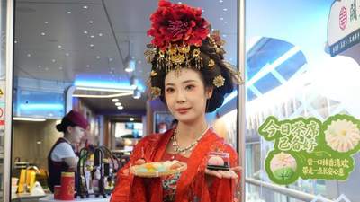 陕西西安:高铁上的“唐诗之都·诗行长安”