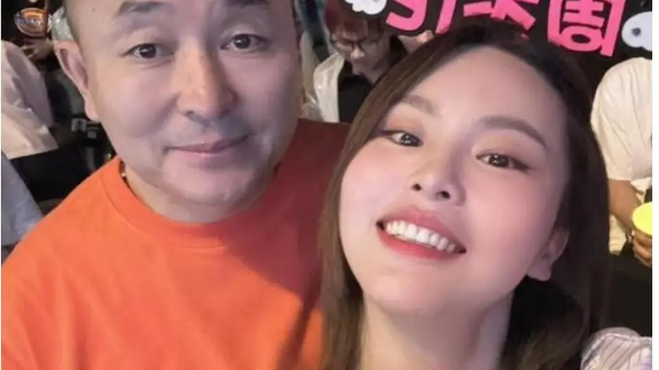 从湖南普通姑娘到豪门阔太，她嫁大 20 岁矿老板，人生彻底翻盘