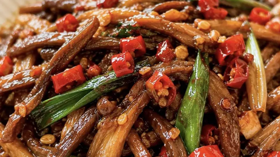 爽口小炒抢鲜尝 鲜辣鹿茸菇配饭超下饭
