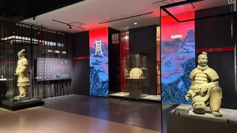 逛三秦展厅参与多元互动 跟着中外古币与科技装置解锁文明密码