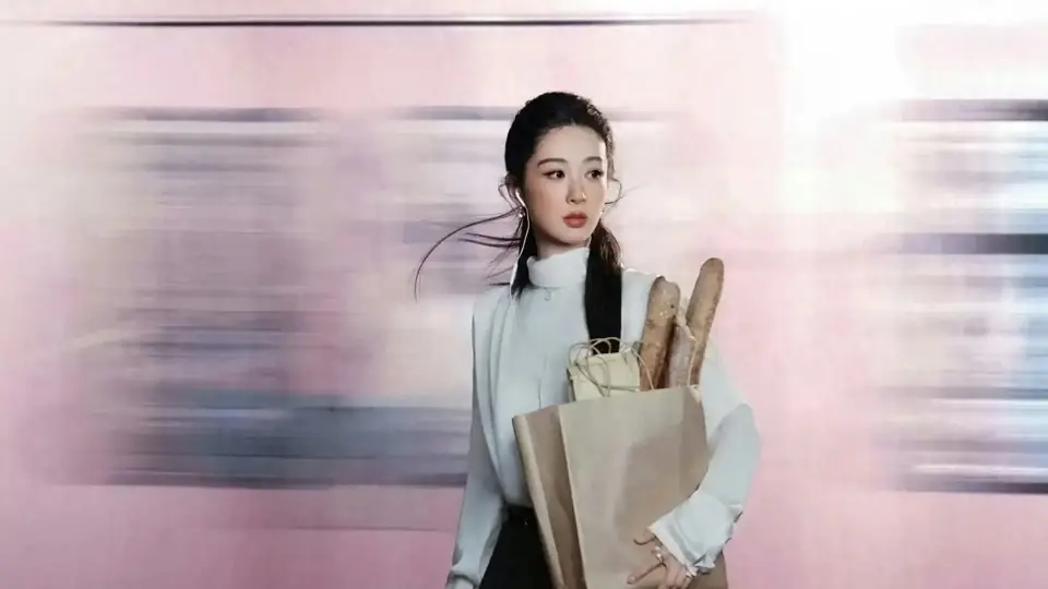 杨紫尝试性感造型引热议 观众更买她真实演技与角色魅力的账