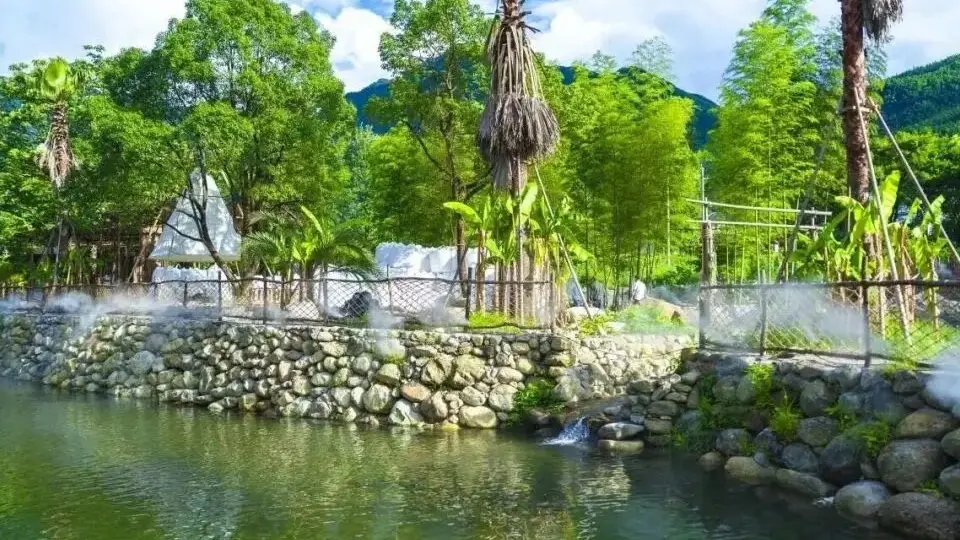 带娃奔赴江西山野!这些溯溪地,安全又出片 | 爱生活
