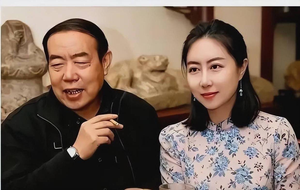 16篇论文15篇有问题，靠亲爹一路绿灯，学校的通报，网友不买账！
