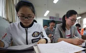 谁在批量制造“伪天才”？