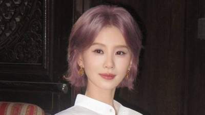 刘诗诗剪短发后像换了个人，穿白色衬衫裙好高级，美得差点认不出