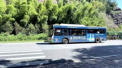 为啥景区大门越修越远？文旅部一纸通报，这些5A景区栽在摆渡车上