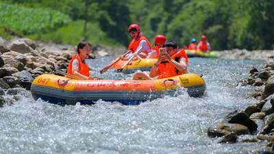 四川达州巴山大峡谷：18℃矿泉水漂流，解锁夏日清凉秘境