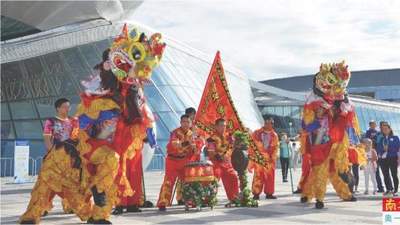 三百岁石潭埔麒麟武术团进校园入社区 全民参与体验非遗魅力