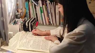 成都这位41岁陪着女儿成长的妈妈，不仅自己考上985，还带动全家成了爱学习的“战友”