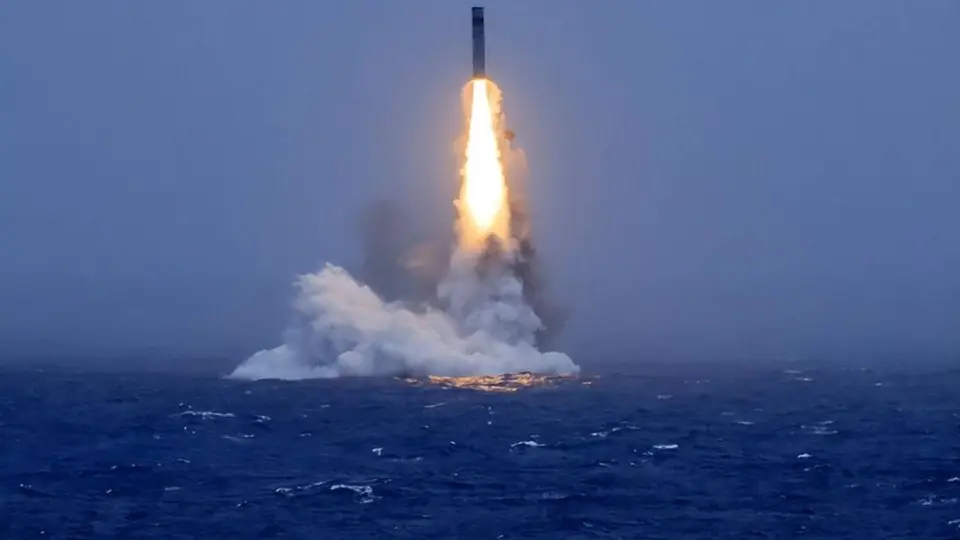 新一轮潜射战略导弹试射成功，普京将给中国送上一份大礼，内容让日本失望！
