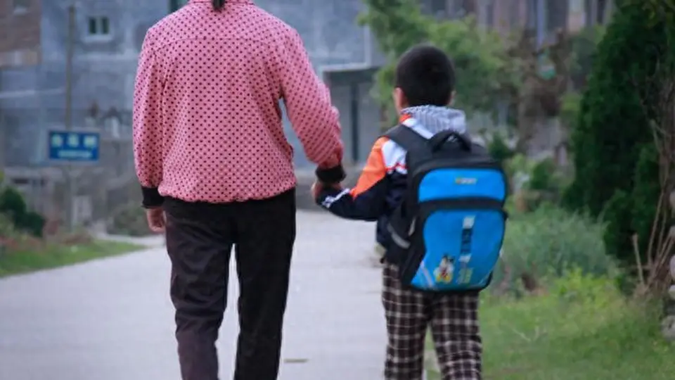 原创张口怼人，闭口说教！中国式父母为什么特别爱扫兴？