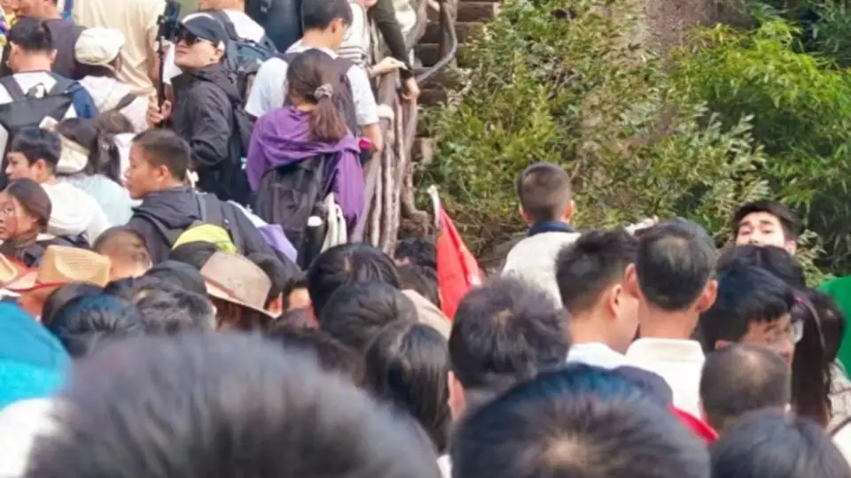 百万吐槽刷屏,景区千景一面,二十亿古城巨亏谁来整改?