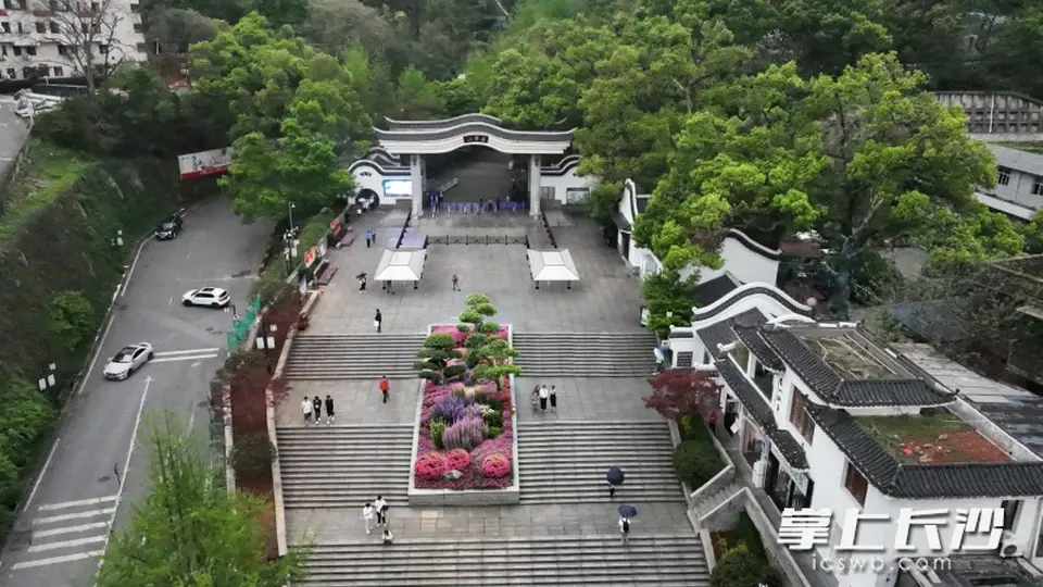 岳麓山东门迎改造,9月底全新亮相