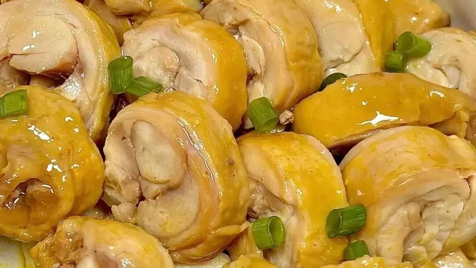 超多人都在做的嫩蒸鸡腿卷!鲜香嫩滑还不费时间,这做法太适合夏天啦!