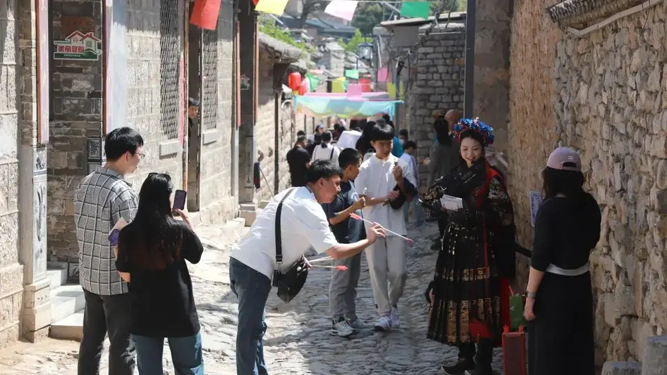 体验宫面制作、试搓棉条摇纺车 石家庄多元业态打造趣味参与式研学旅途