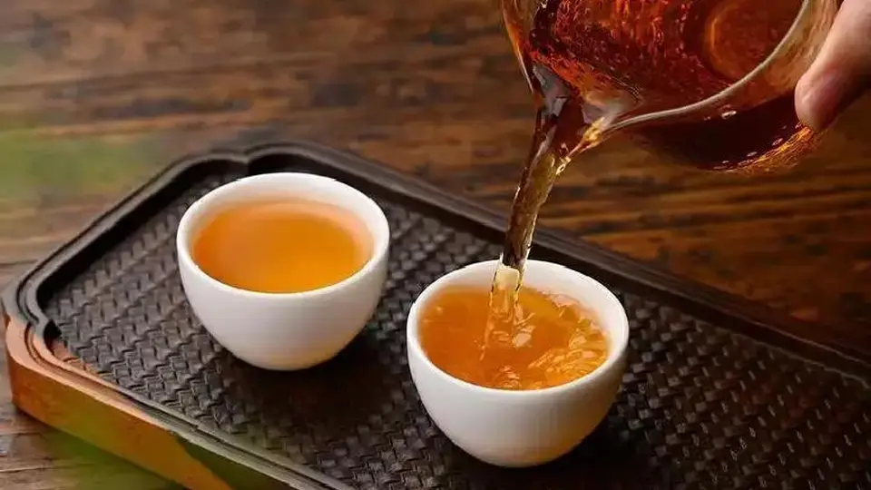 70岁以上爱喝茶的朋友看过来！参与茶友讨论：日常饮茶要避开这几个易踩的坑