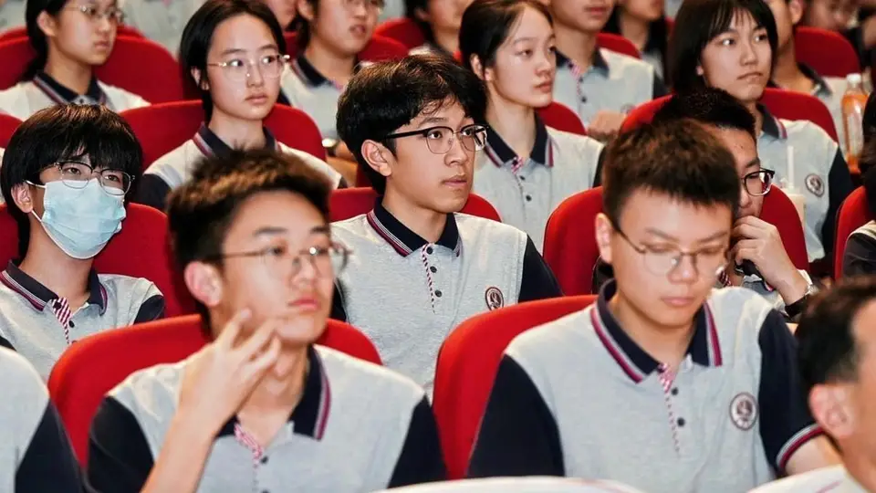 七月“一月一书”共读活动再赴甬 梁向阳带《平凡的世界》和现场观众共寻前行力量