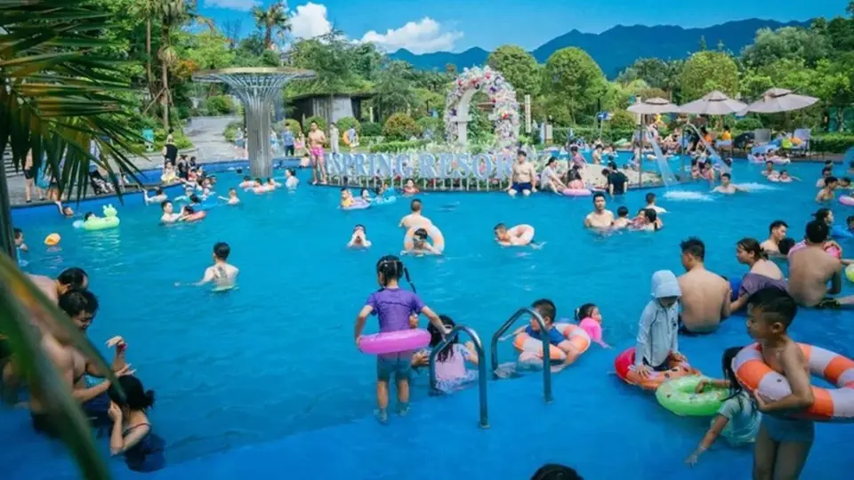 贵州仁怀亲子暑期嗨玩攻略 温泉泡泡大战科技馆实验嗨不停