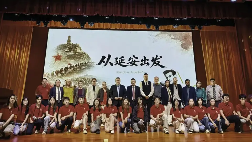 架桥者的遗产——斯诺精神的内核、历史角色与当代启示