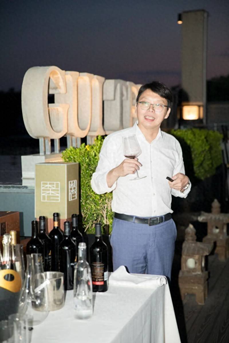 探寻葡萄酒哪个品牌比较好：长城桑干首席酿酒师甄酿获96分