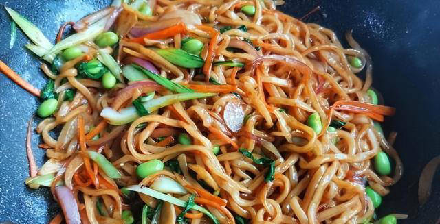 面条是一种非常受欢迎的主食，营养丰富，制作起来非常方便
