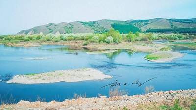 来阿尔山不冻河赴一场冬日浪漫 见证哈拉哈河跨国回还的赤诚 现场游客直呼太戳心