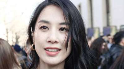 黄圣依17年婚姻终散场！拿走20亿甩了杨子，豪门提线木偶的真相藏不住了