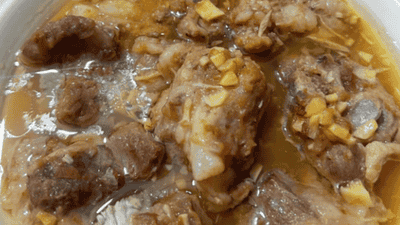 古法腌梅搭配鲜排，一口尝出潮汕代代相传老味道