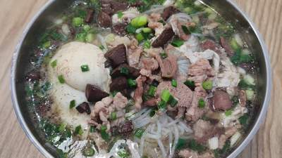 郴州白露塘吃杀猪粉 解锁清晨限定鲜爽体验