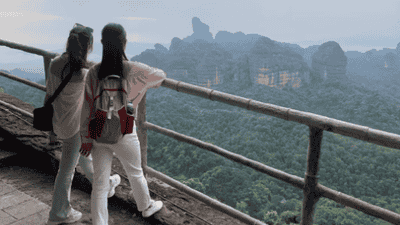 七月游丹霞，云海覆峰峦，朝夕享清欢，暑期专属福利来袭！