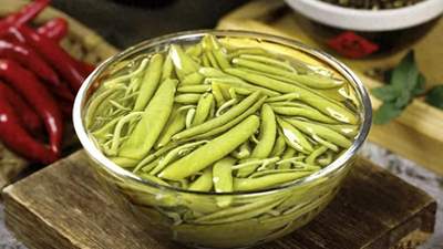 夏日食莼菜解暑热、护肠胃，但两类人群食用需谨慎