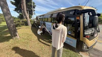 韩国失控大巴救援记：中国游客出手获赞，两名95后来自广东