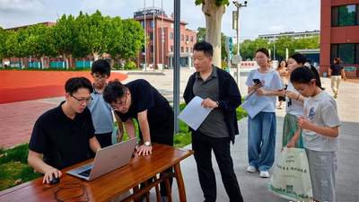 来德州赛区决赛现场 看少年们笔下的精彩交锋