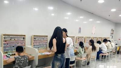 从几十块到个位数一小时，昔日爆火的拼豆店缘何“卷”起价格战？