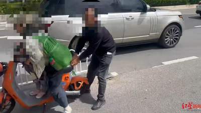 孩子车内呕吐引发500元清洁费纠纷，网约车司机被指尾随、滋扰乘客 平台客服回应