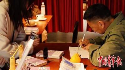 王计兵：获奖后，我还要继续送外卖