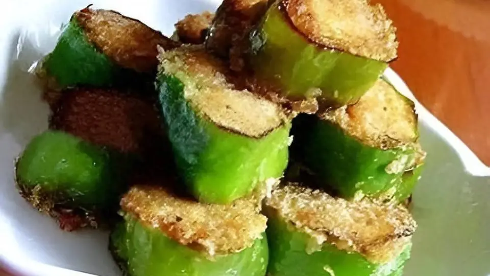 自己动手做外酥里嫩的尖椒豆腐酿，一口一个香到停不下来