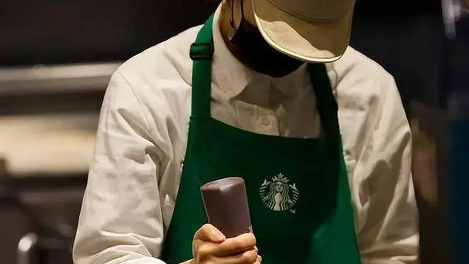 星巴克全球营收微降却上调全年目标 中国转型后8000门店如何破局?
